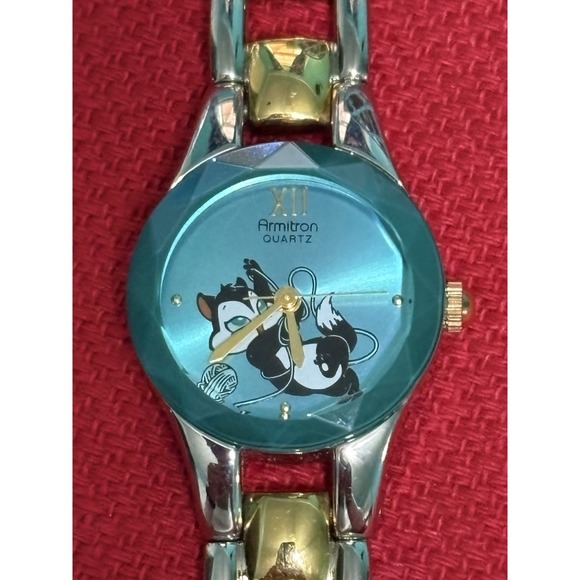 Armitron Analog Wristwatch with Quartz Movement Womens Watch New Battery